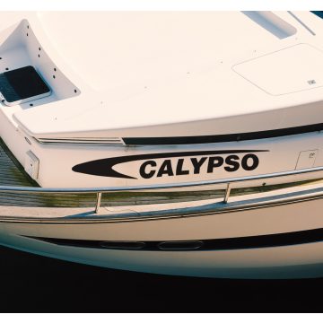 Egyedi jelzés matrica hajóra